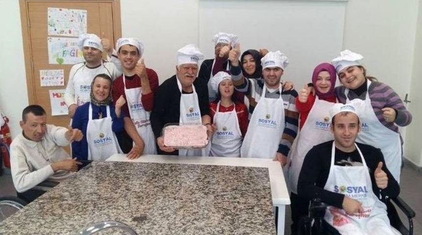 Kursiyerler &lsquo;d&uuml;nya Engelli G&uuml;n&uuml;ne&rsquo; Hazırlanıyor