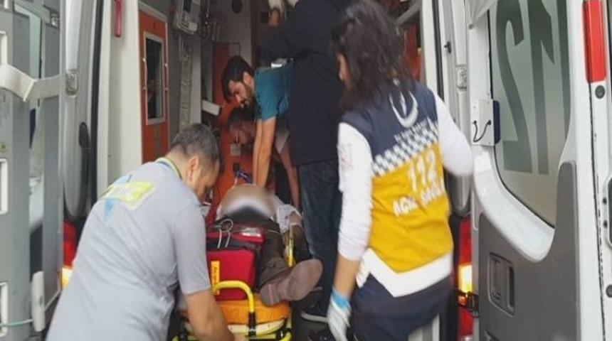 Metroda Kalp Krizi Ge&ccedil;iren Yolcu Hastaneye Kaldırıldı