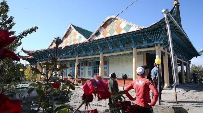 Tika, Kırgızistan&rsquo;daki Tarihi Dungan Camii&rsquo;nin &Ccedil;evre D&uuml;zenlemesini Yaptı
