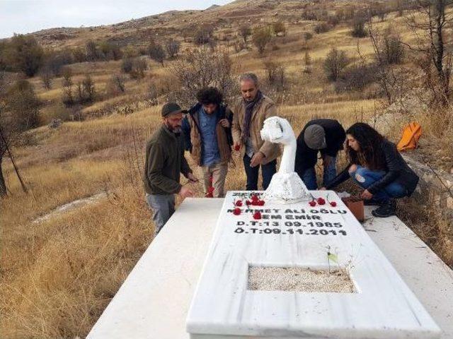 Ölümünün 5 inci Yılında Cem Emir Ve Sebahattin Yılmaz Mezarları Başında Anıldı 3