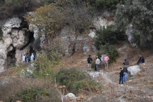 Madde Bağımlısı Gencin, Bir Bölümü Yanmış Cesedi Bulundu