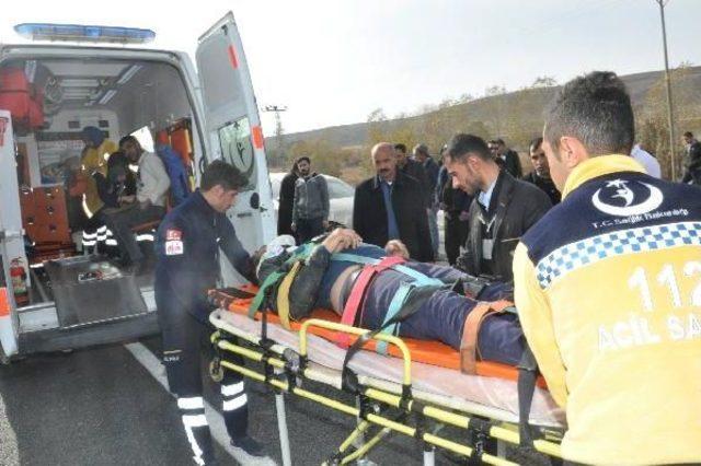 Tatvan da Kaza: 2 Yaralı 1