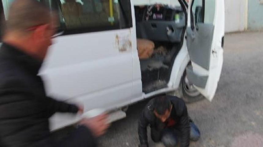 Pkk Korucu Minib&uuml;s&uuml;n&uuml; Taradı: 3 Şehit, 1 Sivil Hayatını Kaybetti (2)