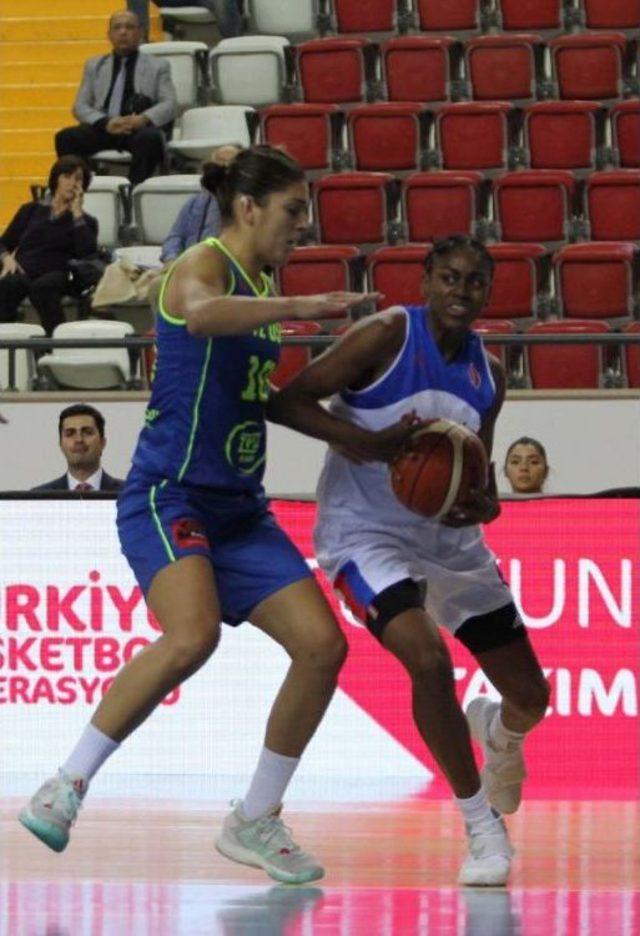 Mersin Büyükşehir Belediyespor-Usk Praha : 69-75