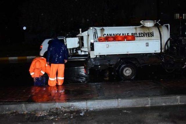 Çanakkale'de Sağanak Yaşamı Olumsuz Etkiledi