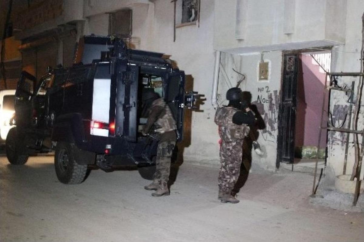 Adana&rsquo;da Deaş Operasyonu: 14 G&ouml;zaltı