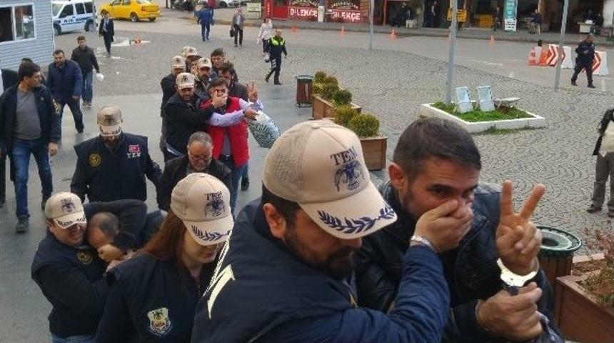 Bursa&rsquo;da Ter&ouml;r Zanlıları Sloganlarla Hakim Karşısına &Ccedil;ıktı