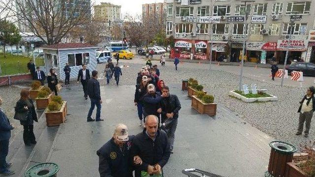 Bursa&rsquo;da Ter&ouml;r Zanlıları Sloganlarla Hakim Karşısına &Ccedil;ıktı 1