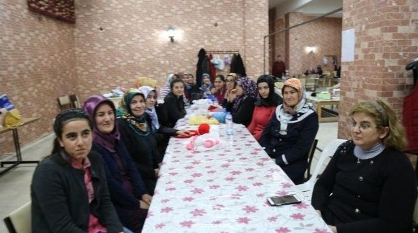 İşaret Dili İle &Ouml;rg&uuml; Kursu Veriliyor