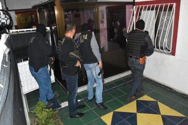 İzmir'de Deaş Operasyonu: 5 Gözaltı