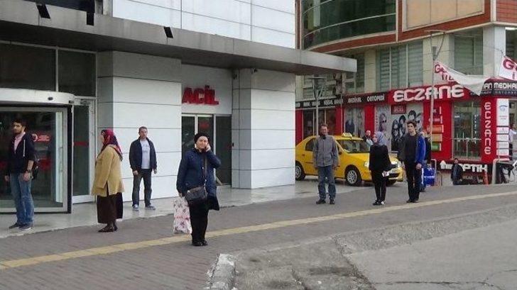 Caddenin Ortasında Durup Atatürk’ü Böyle Andılar G2