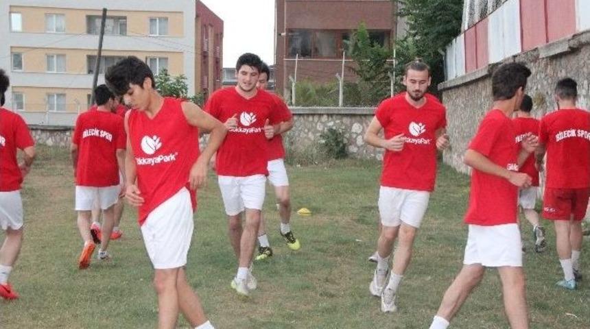 Bilecikspor, Deplasmanda Oynayacağı Osmaneli Gen&ccedil;lerbirliği Spor Ma&ccedil;ının Hazırlıklarını S&uuml;rd&uuml;r&uuml;yor