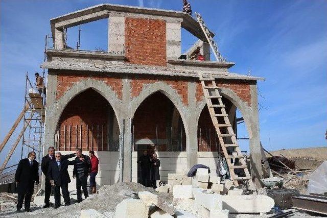 Vali İsmail Ustaoğlu, Abdulvehhab Gazi Türbesi’nde İncelemelerde Bulundu