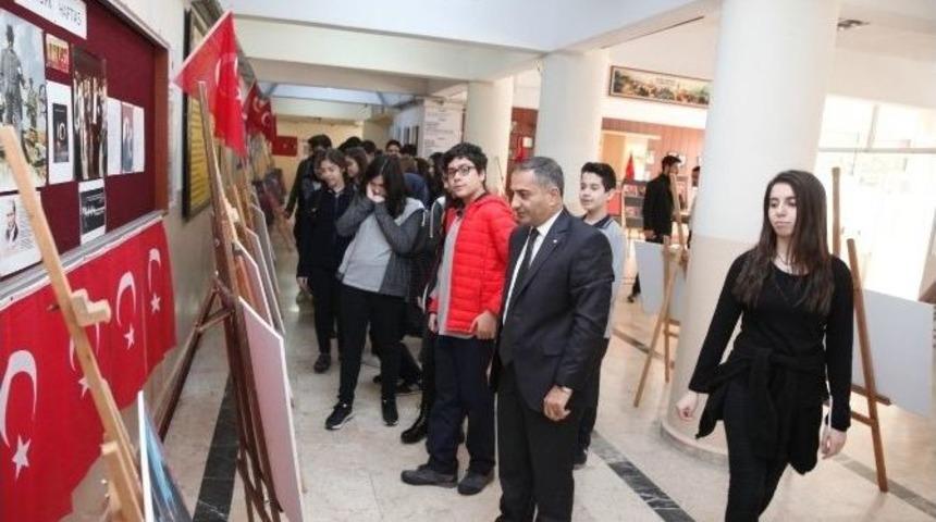 15 Temmuz Sergisi Öğrencilerle Buluştu