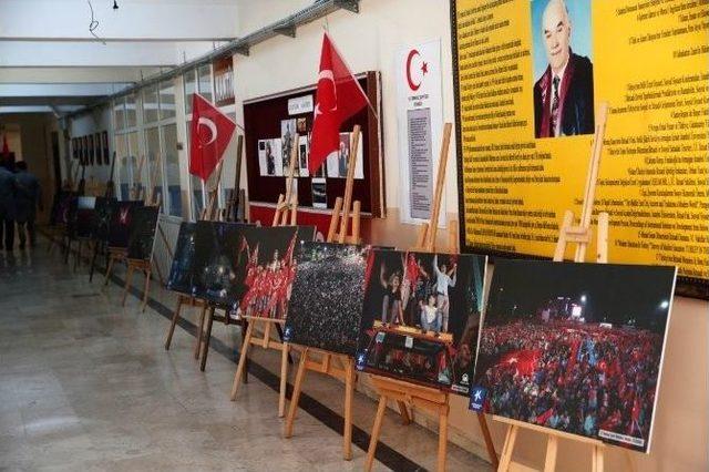15 Temmuz Sergisi Öğrencilerle Buluştu 3