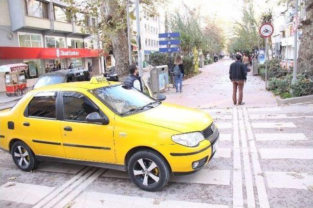 İzmit&rsquo;te 10 Kasım&rsquo;da Hayat Durdu 1