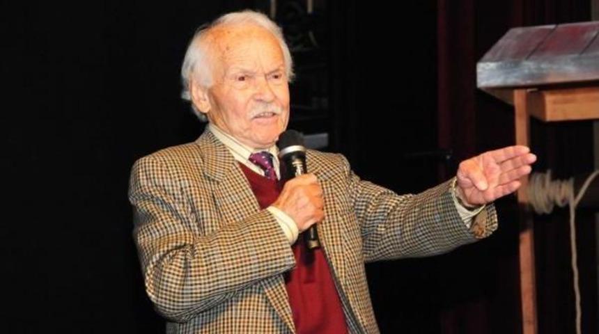 Yazar Muzaffer İzg&uuml;'den Gen&ccedil;lere: Kitap Okuyun