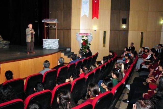 Yazar Muzaffer İzg&uuml; den Gen&ccedil;lere: Kitap Okuyun 2