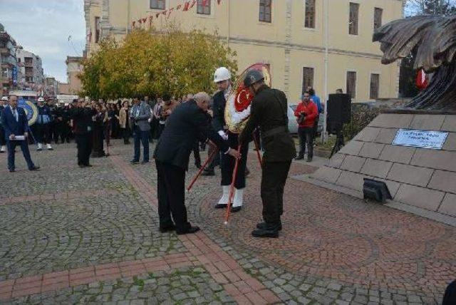 Sinop’Ta Atatürk'e Saygı