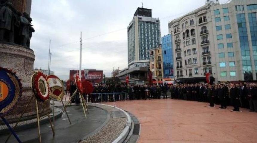 Taksim'de 10 Kasım Anması