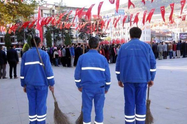 Tokat'ta Yaşam Atatürk Için 2 Dakika Durdu