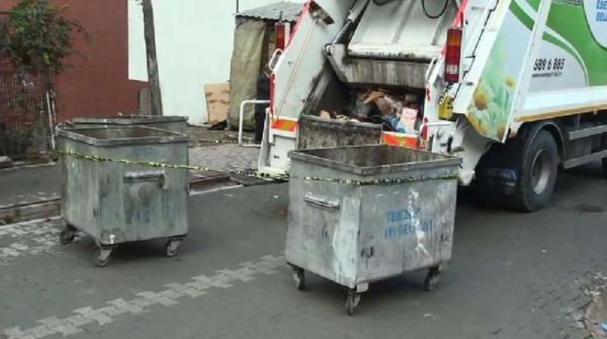 Esenyurtta Dehşet... Battaniyeye Sardıkları Cesedi &Ccedil;&ouml;pe Attılar