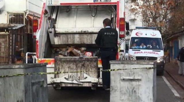 Esenyurtta Dehşet... Battaniyeye Sardıkları Cesedi Çöpe Attılar