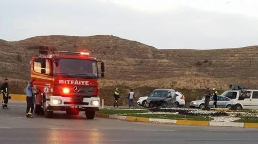 Denizli&rsquo;de Trafik Kazası 3 Yaralı