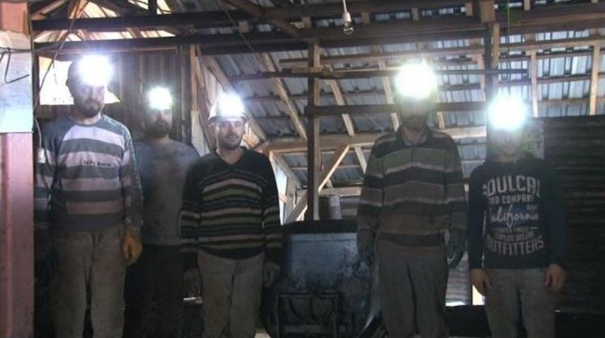 Yerin Metrelerce Altında Atat&uuml;rk&rsquo;&uuml; Andılar