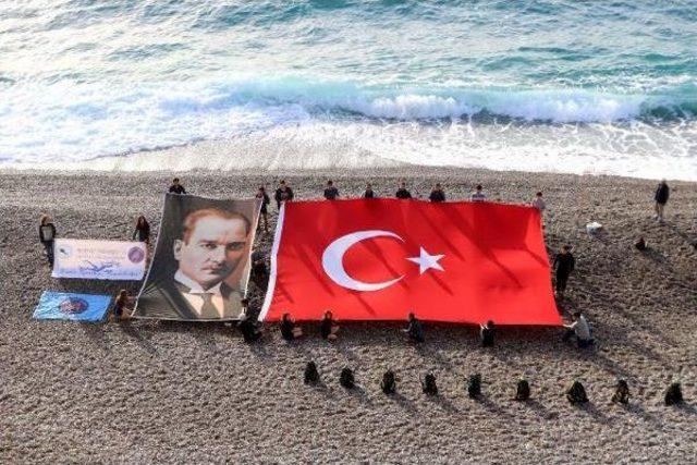 Antalya'da Atatürk Ölüm Yıldönümünde Etkinliklerle Anıldı