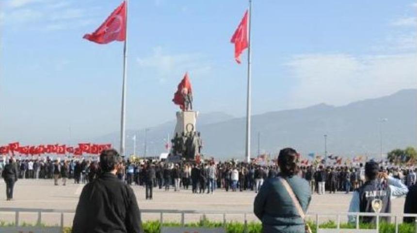 İskenderun'da Ata'ya Saygı