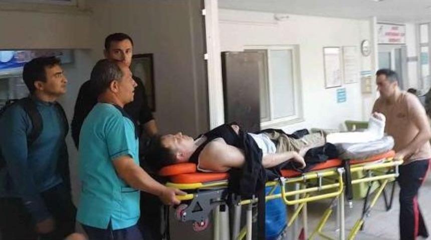 Eğitimde Paraş&uuml;t&uuml; Ge&ccedil; A&ccedil;ılan &Uuml;steğmen Yaralandı