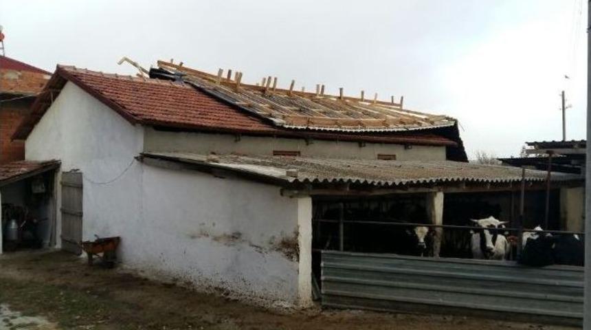 (&ouml;zel) Tekirdağ&rsquo;da Şiddetli Lodos &Ccedil;atıyı U&ccedil;urdu