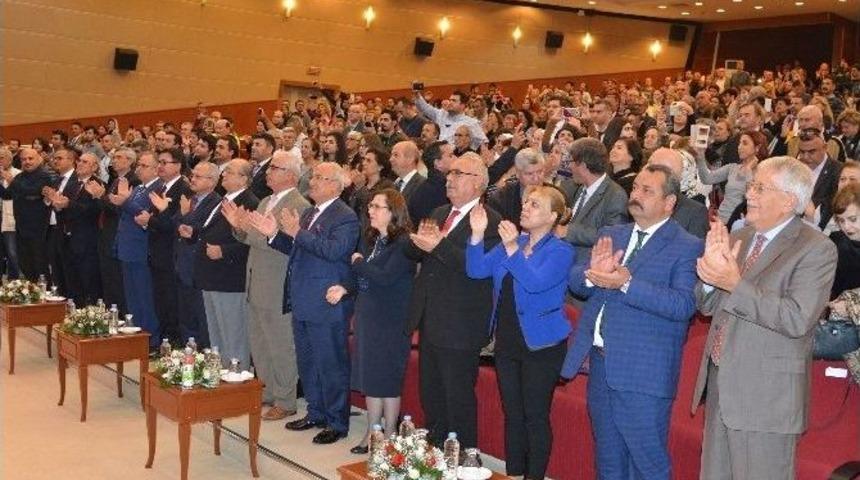 Mersin&rsquo;de Şarkılar &rsquo;atat&uuml;rk&rsquo; İ&ccedil;in S&ouml;ylendi