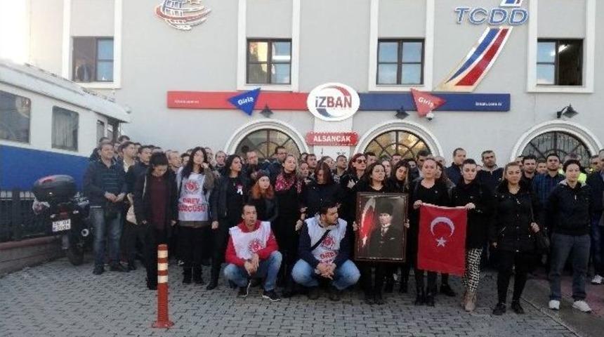 Grevdeki İş&ccedil;iler Atasını Andı