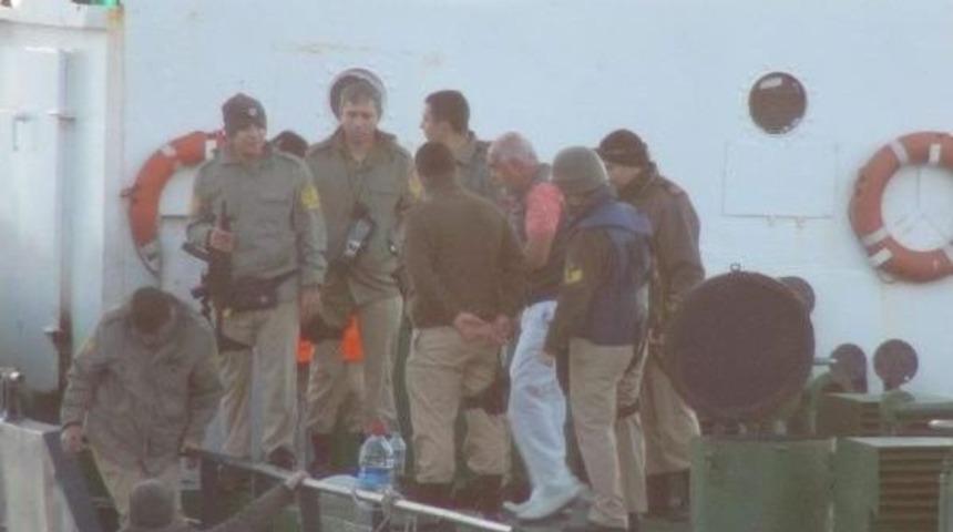 &Ccedil;anakkale Boğazı'ndan Ge&ccedil;en Gemiye Ka&ccedil;ak Operasyonu (2)