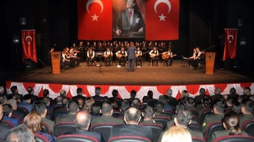 Atat&uuml;rk Diyarbakır'da Da Anıldı