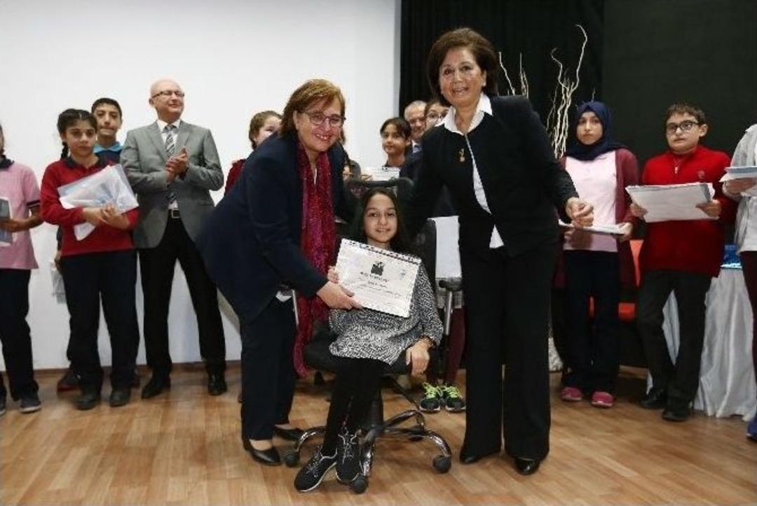 &ldquo;sen Rahat Uyu, Biz Buradayız&rdquo;