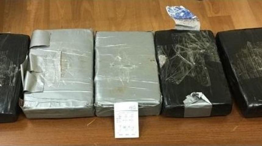 Hollandalı Uyuşturucu Kuryesi Havalimanında Yakalandı