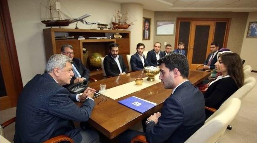 Başkan Karaosmanoğlu, Kent Konseyi Gen&ccedil;lik Merkezi&rsquo;yle Buluştu