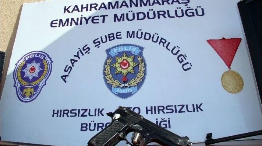 &Ccedil;aldıkları Eşyaları Akrabalarına Hediye Etmişler