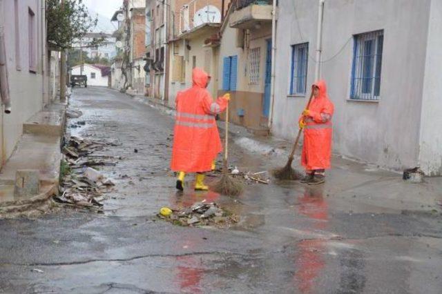 Fırtına Ve Hortum, Söke'de Ortalığı Savaş Alanına Çevirdi