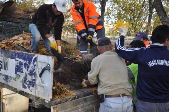 İnegöl’De Tören Alanının Yakınına Domuz Leşi Bırakıldı