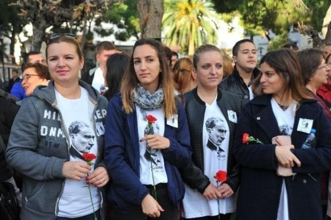 İl&ccedil;eler, Atasını Minnetle Andı