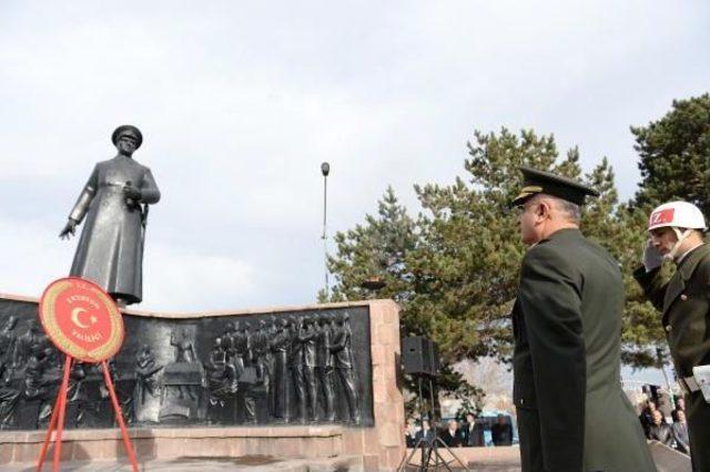 Doğu, Atatürk'ü Andı