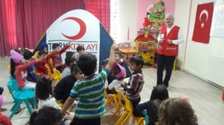 Kızılay Minik &Ouml;ğrencilere Anlatıldı