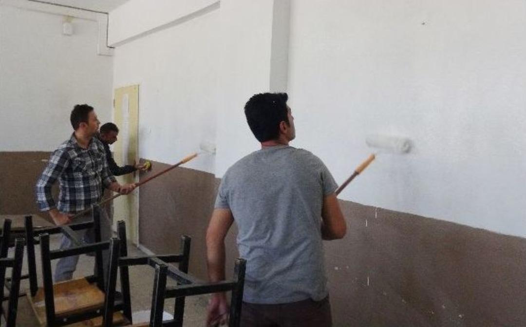 Fedakar &Ouml;ğretmenler İş Başında