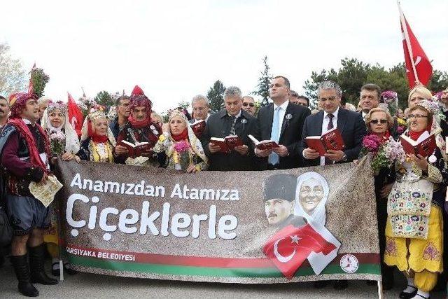 Ata&rsquo;nın &Ccedil;i&ccedil;ekleri, Z&uuml;beyde Anne&rsquo;nin Mezarından Geldi 1