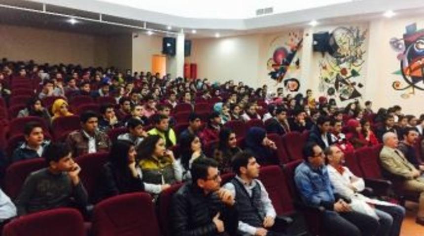 Şanlıurfa&rsquo;da &ldquo;gen&ccedil;lik&rdquo; Konulu Konferanslar Yapılıyor