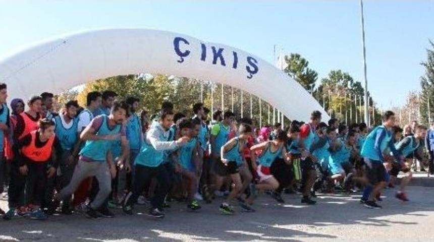 Gaün’de Geleneksel Atatürk Koşusu